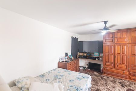 Apartamento à venda com 230m², 4 quartos e 2 vagas Apartamento à venda com 230m², 4 quartos e 2 vagasSuíte 2