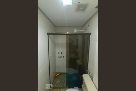 Apartamento à venda com 230m², 4 quartos e 2 vagas Apartamento à venda com 230m², 4 quartos e 2 vagasBanheiro da Suíte 2