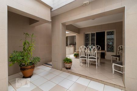 Casa à venda com 357m², 3 quartos e 7 vagasQuintal