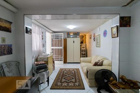 Casa à venda com 357m², 3 quartos e 7 vagasQuarto de Serviço