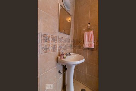 Casa à venda com 357m², 3 quartos e 7 vagasBanheiro de Serviço