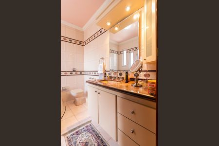 Casa à venda com 357m², 3 quartos e 7 vagasBanheiro Suite 2