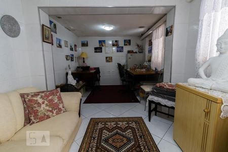 Casa à venda com 357m², 3 quartos e 7 vagasQuarto de Serviço