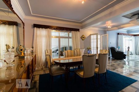 Casa à venda com 357m², 3 quartos e 7 vagasSala