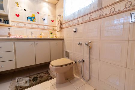 Casa à venda com 357m², 3 quartos e 7 vagasBanheiro da Suite