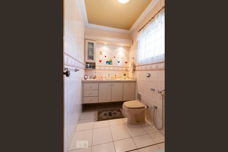 Casa à venda com 357m², 3 quartos e 7 vagasBanheiro da Suite