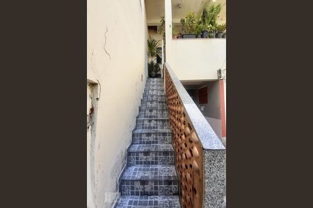 Casa à venda com 100m², 3 quartos e sem vagaEscada