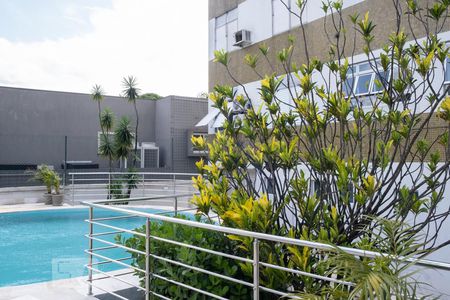 Apartamento à venda com 200m², 3 quartos e 2 vagasÁrea comum - piscina