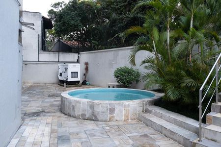 Apartamento à venda com 200m², 3 quartos e 2 vagasÁrea comum - piscina