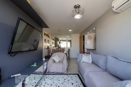 Apartamento à venda com 90m², 2 quartos e 1 vaga Apartamento à venda com 90m², 2 quartos e 1 vagaSala