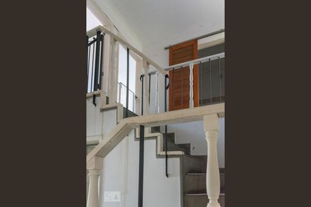 Apartamento à venda com 86m², 2 quartos e sem vagaEscadas