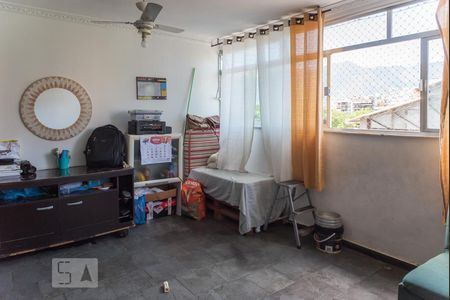 Apartamento à venda com 86m², 2 quartos e sem vagaSala