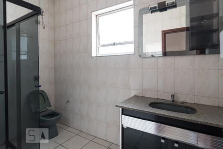 Banheiro da Suíte de casa para alugar com 4 quartos, 300m² em Vila Guarani, São Paulo