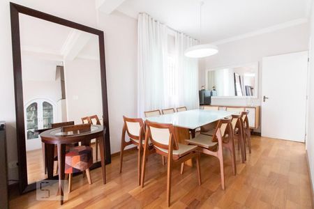 Sala de casa à venda com 4 quartos, 270m² em Vila Mariana, São Paulo