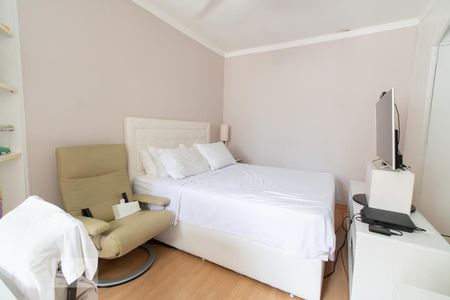 Casa à venda com 270m², 4 quartos e 2 vagasSuíte