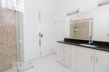 Casa à venda com 270m², 4 quartos e 2 vagasBanheiro 1