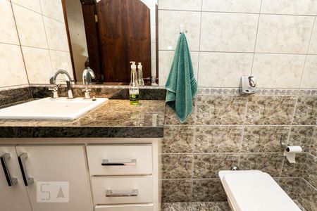 Casa à venda com 190m², 3 quartos e 2 vagas Casa à venda com 190m², 3 quartos e 2 vagasLavabo