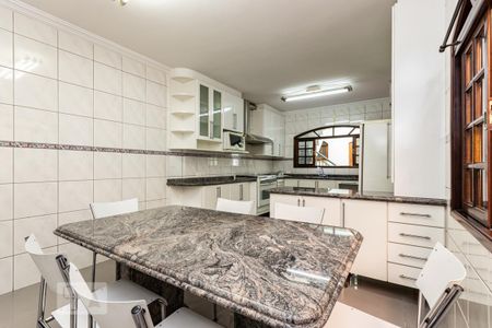Casa à venda com 190m², 3 quartos e 2 vagas Casa à venda com 190m², 3 quartos e 2 vagasCopa