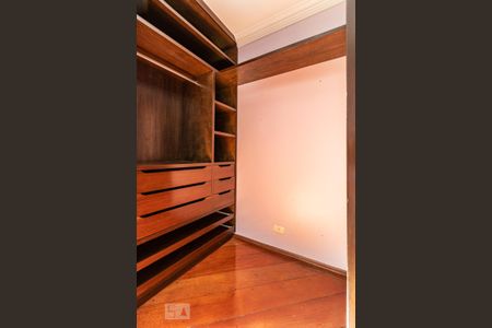 Casa à venda com 190m², 3 quartos e 2 vagas Casa à venda com 190m², 3 quartos e 2 vagasCloset quarto 3