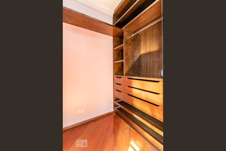 Casa à venda com 190m², 3 quartos e 2 vagas Casa à venda com 190m², 3 quartos e 2 vagasCloset quarto 3