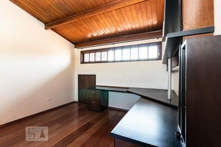 Casa à venda com 190m², 3 quartos e 2 vagas Casa à venda com 190m², 3 quartos e 2 vagasEscritório