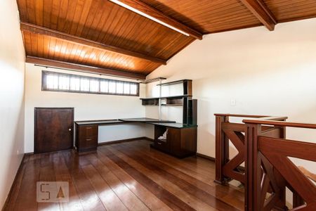 Casa à venda com 190m², 3 quartos e 2 vagas Casa à venda com 190m², 3 quartos e 2 vagasEscritório