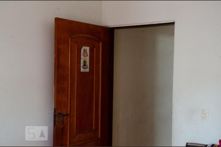 Casa à venda com 140m², 3 quartos e 2 vagasSuíte