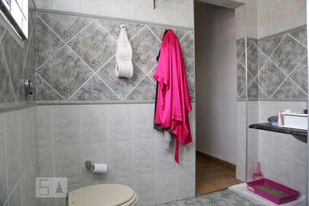 Casa à venda com 291m², 4 quartos e 2 vagasBanheiro da Suíte