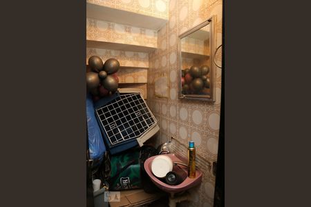 Casa à venda com 291m², 4 quartos e 2 vagasLavabo