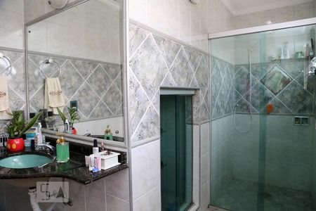 Casa à venda com 291m², 4 quartos e 2 vagasBanheiro da Suíte