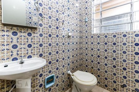 Banheiro de casa para alugar com 1 quarto, 80m² em Vila Nivi, São Paulo