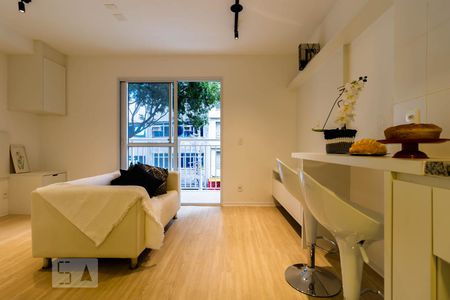 Sala/Quarto de kitnet/studio para alugar com 1 quarto, 30m² em Liberdade, São Paulo