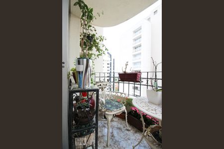 Varanda Sala  de apartamento à venda com 3 quartos, 110m² em Indianópolis, São Paulo