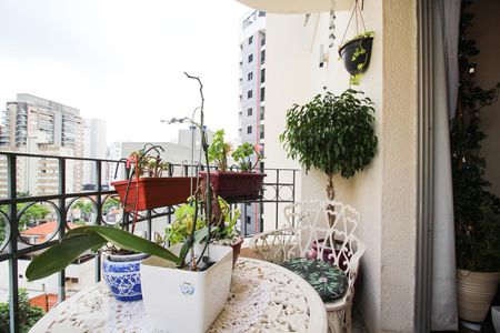 Varanda Sala  de apartamento à venda com 3 quartos, 110m² em Indianópolis, São Paulo
