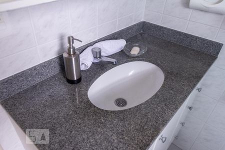 Apartamento à venda com 82m², 3 quartos e 2 vagas Apartamento à venda com 82m², 3 quartos e 2 vagassuíte