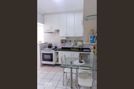 Apartamento à venda com 82m², 3 quartos e 2 vagas Apartamento à venda com 82m², 3 quartos e 2 vagasCozinha