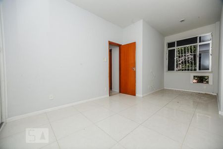 Quarto 1 de apartamento para alugar com 3 quartos, 65m² em Santa Rosa, Niterói