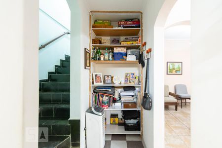 Escada de casa à venda com 3 quartos, 315m² em Utinga, Santo André