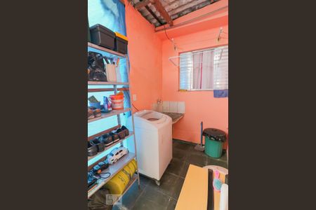 Casa à venda com 140m², 5 quartos e 5 vagasCasa 1 Lavanderia