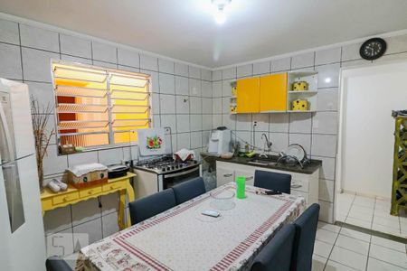 Casa à venda com 140m², 5 quartos e 5 vagasCasa 2 - Cozinha