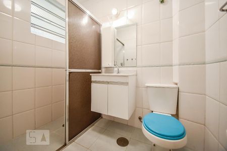 Banheiro de kitnet/studio para alugar com 1 quarto, 43m² em Centro, São Paulo