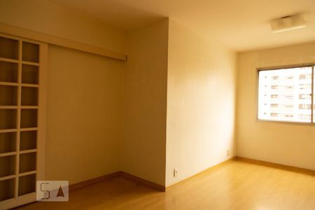 Sala de apartamento para alugar com 3 quartos, 87m² em Indianópolis, São Paulo