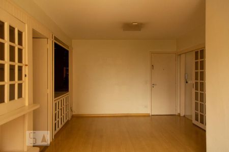 Sala de apartamento para alugar com 3 quartos, 87m² em Indianópolis, São Paulo