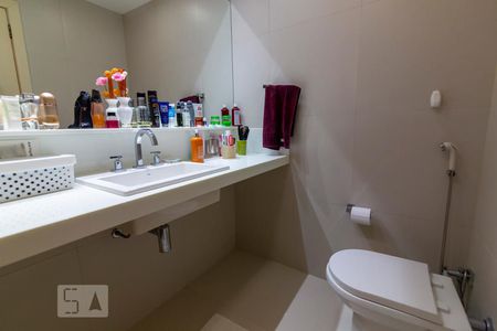 Apartamento à venda com 170m², 3 quartos e 3 vagasBanheiro da Suíte