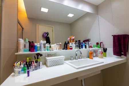 Apartamento à venda com 170m², 3 quartos e 3 vagasBanheiro da Suíte