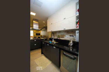 Apartamento à venda com 148m², 3 quartos e 1 vaga Apartamento à venda com 148m², 3 quartos e 1 vagaCozinha - Armários