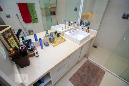 Apartamento à venda com 148m², 3 quartos e 1 vaga Apartamento à venda com 148m², 3 quartos e 1 vagaBanheiro da Suíte 1