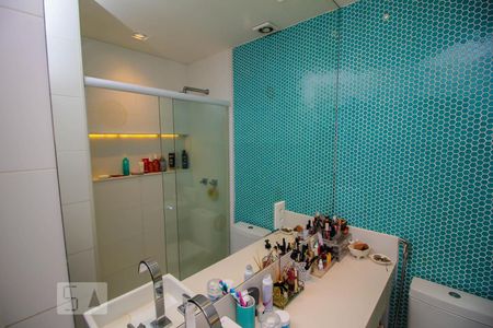 Apartamento à venda com 148m², 3 quartos e 1 vaga Apartamento à venda com 148m², 3 quartos e 1 vagaBanheiro da Suíte 2