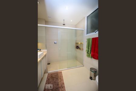 Apartamento à venda com 148m², 3 quartos e 1 vaga Apartamento à venda com 148m², 3 quartos e 1 vagaBanheiro da Suíte 1