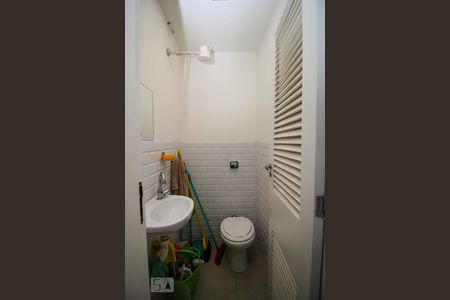 Apartamento à venda com 148m², 3 quartos e 1 vaga Apartamento à venda com 148m², 3 quartos e 1 vagaBanheiro de Serviço